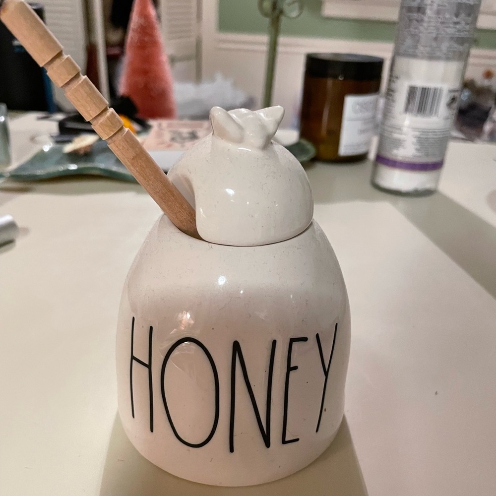 Rae Dunn honey pot